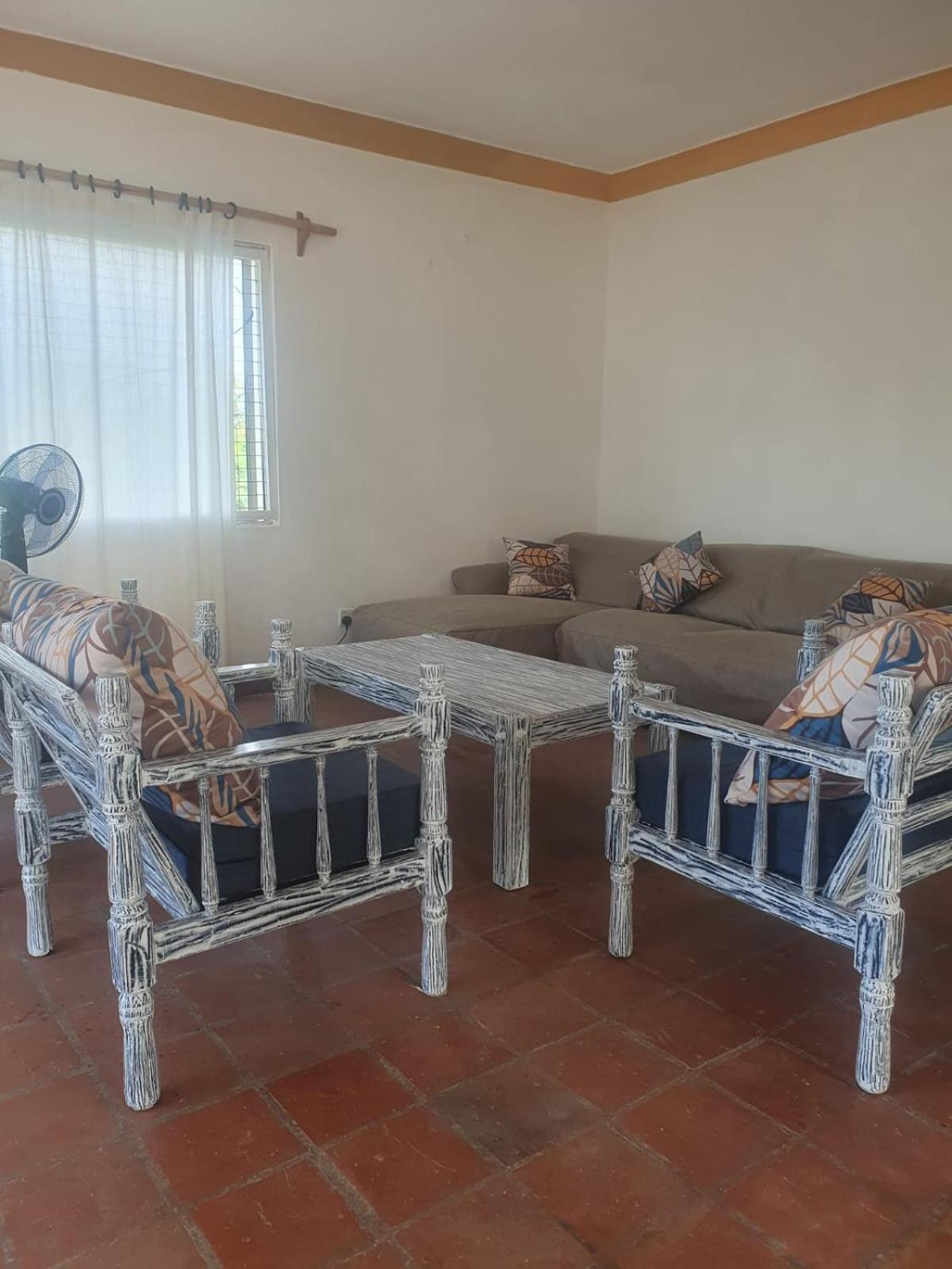 Wayside Beach Apartments Diani Beach Esterno foto