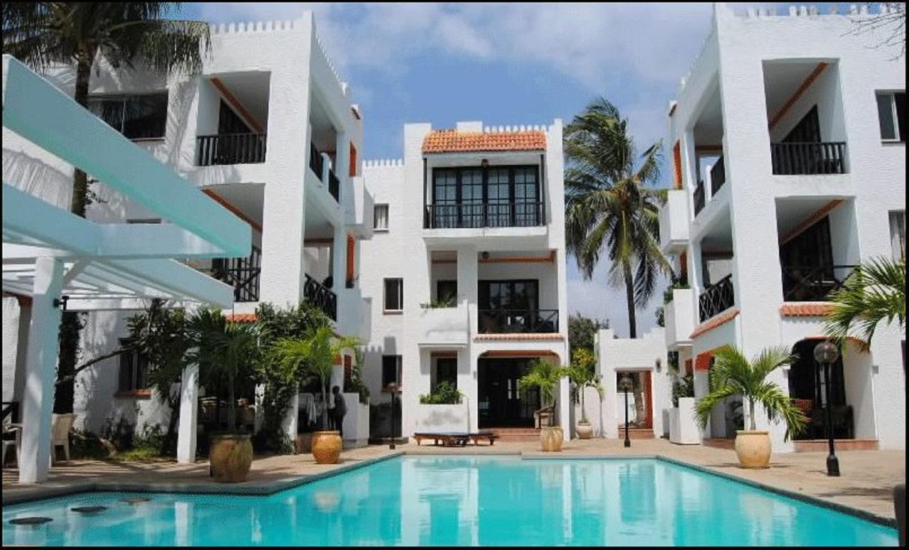 Wayside Beach Apartments Diani Beach Esterno foto